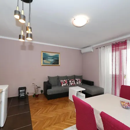 アパート Marcela